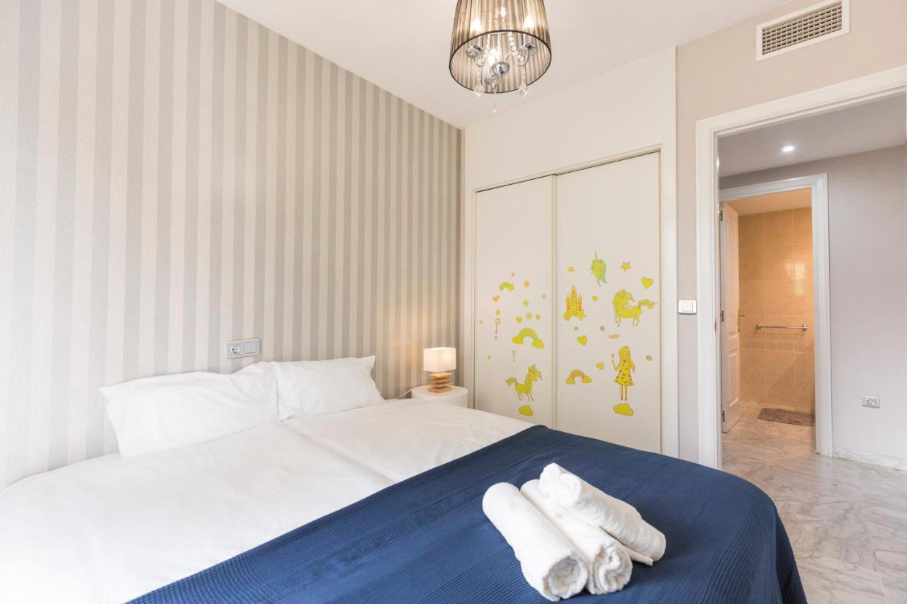 4 Bedroom Apartment In Puerto Banus 150 Meters From The Beach Marbella Bagian luar foto