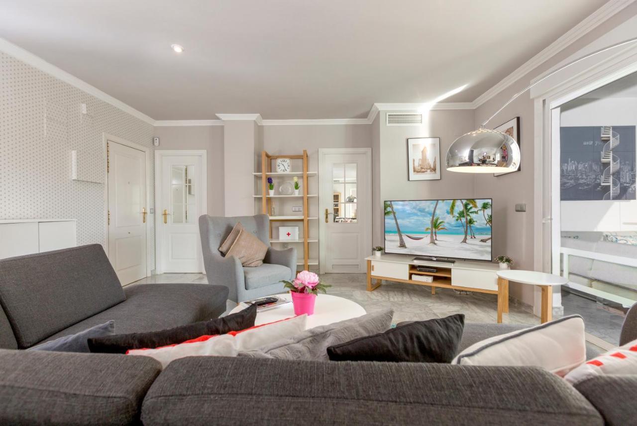 4 Bedroom Apartment In Puerto Banus 150 Meters From The Beach Marbella Bagian luar foto