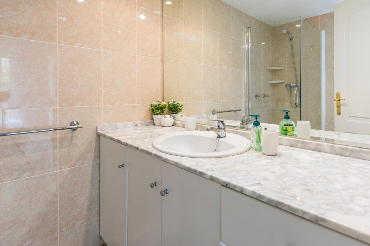 4 Bedroom Apartment In Puerto Banus 150 Meters From The Beach Marbella Bagian luar foto